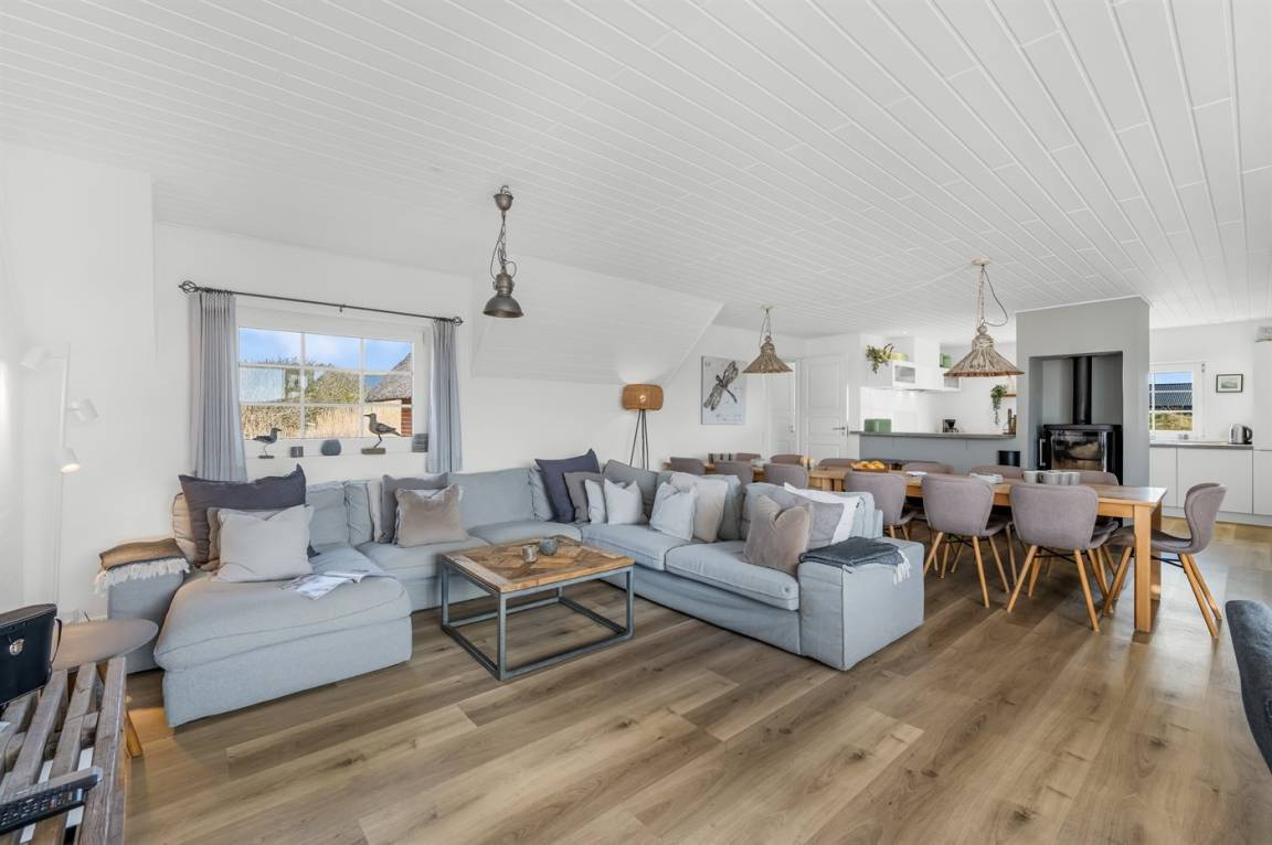 212 m² Ferienhaus ∙ 6 Schlafzimmer ∙ 14 Gäste – Bild 3