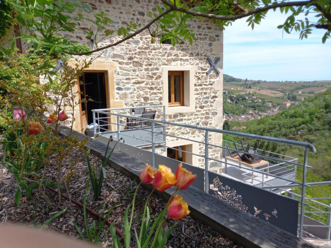 75 M² Gîte ∙ 3 Slaapkamers ∙ 6 Gasten - Beaujolais