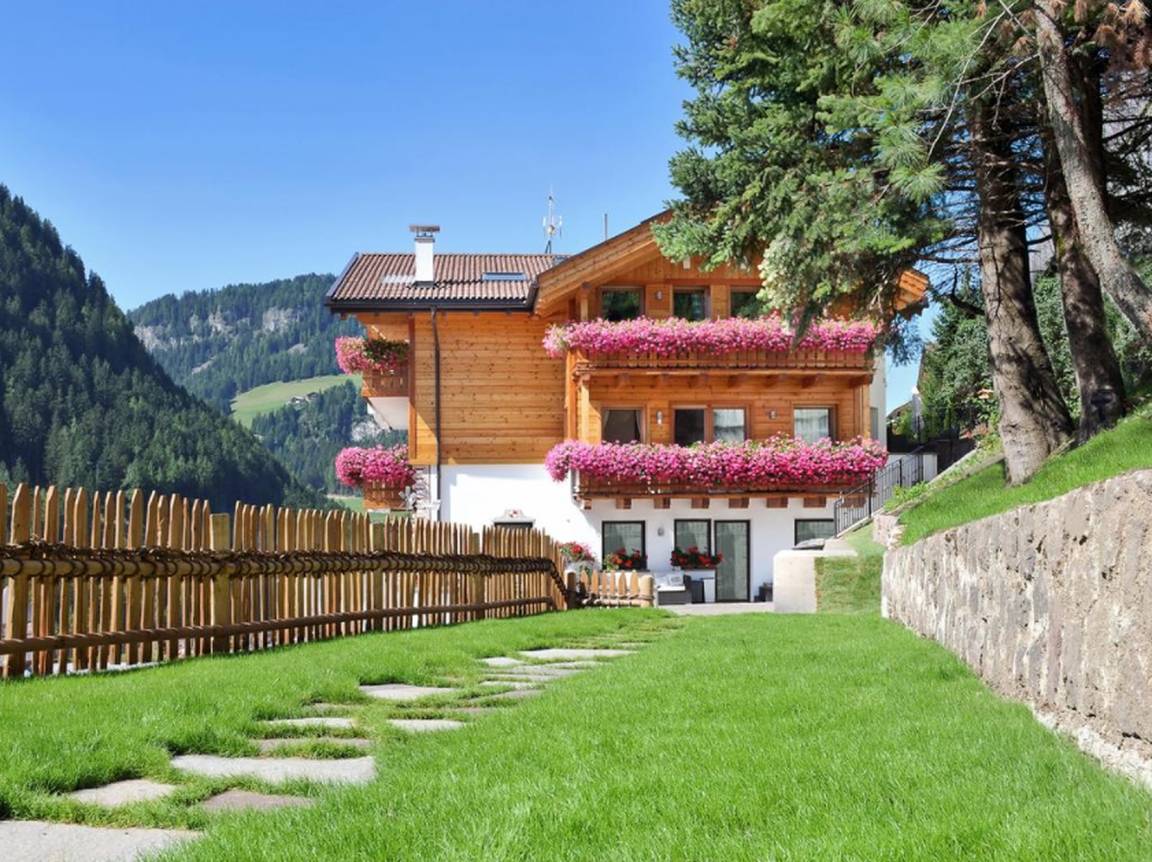 100 M² Apartment ∙ 4 Bedrooms ∙ 8 Guests - Val Gardena