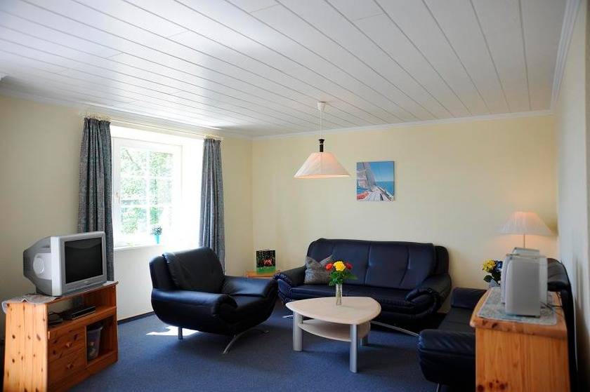 70 m² Ferienwohnung ∙ 2 Schlafzimmer ∙ 4 Gäste – Bild 2