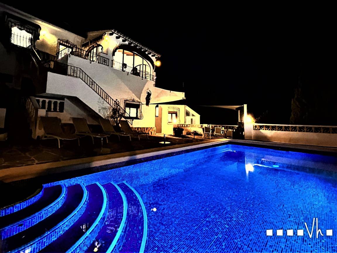 200 M² Villa ∙ 4 Chambres ∙ 8 Personnes - Teulada