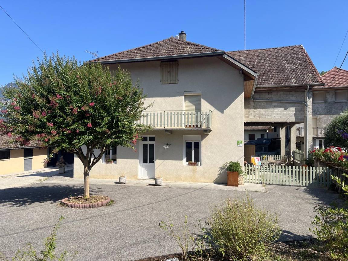 97 m&sup2; G&icirc;te 3 Schlafzimmer 6 G&auml;ste