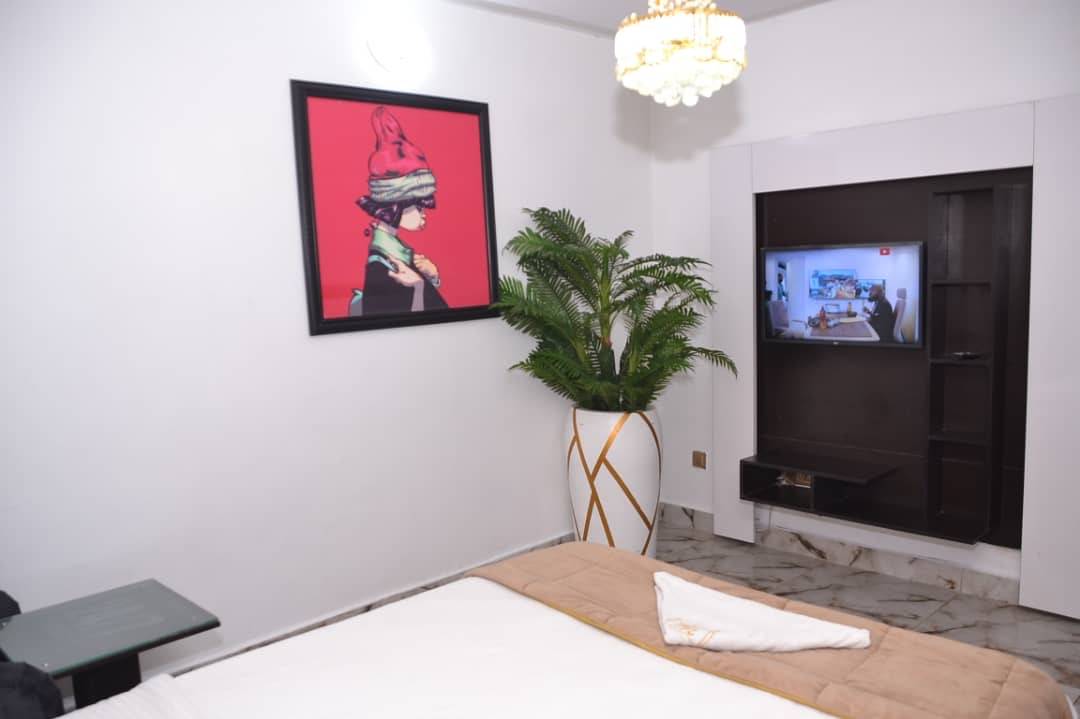 100 M² Huis ∙ 1 Slaapkamer ∙ 2 Gasten - Lagos