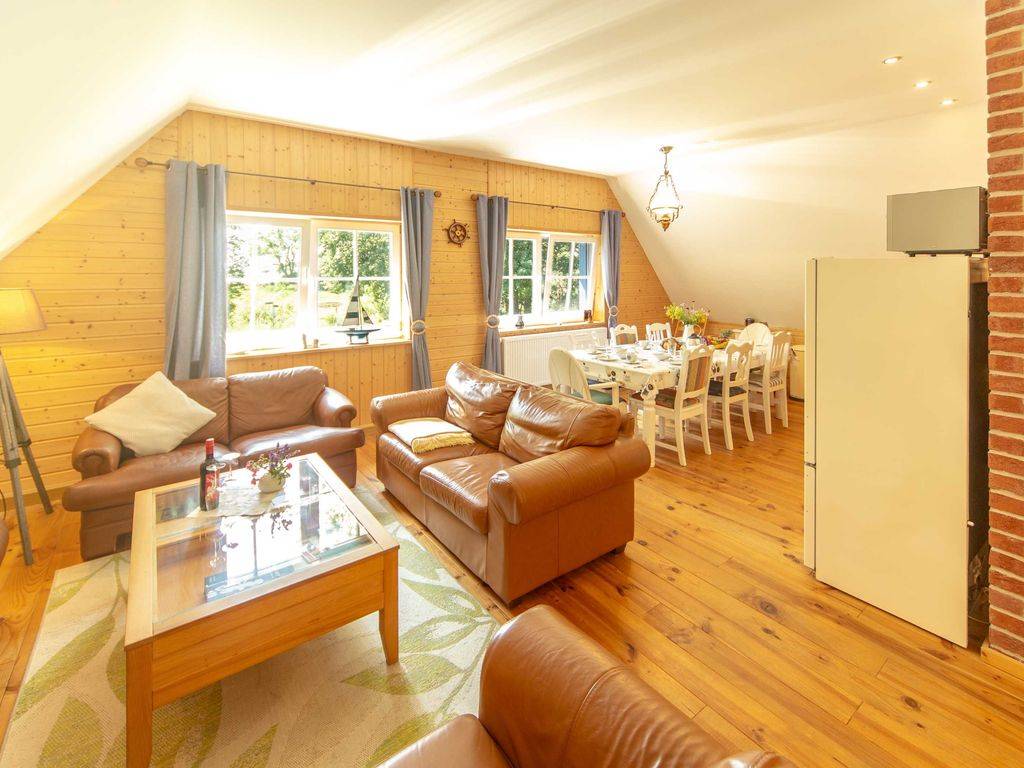 140 M² Ferienwohnung ∙ 3 Schlafzimmer ∙ 8 Gäste - Ummanz