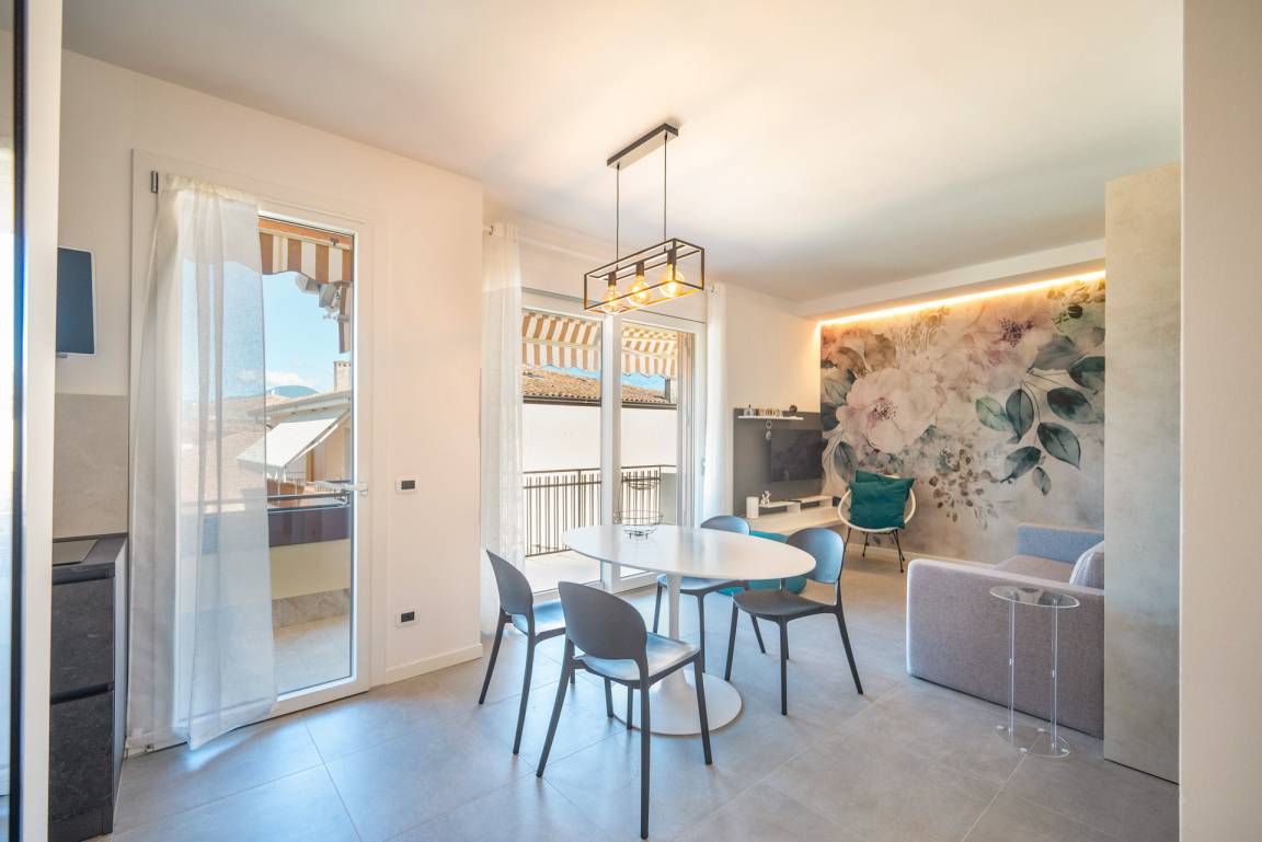 55 M² Apartamento ∙ 1 Habitación ∙ 4 Huéspedes - Torri del Benaco