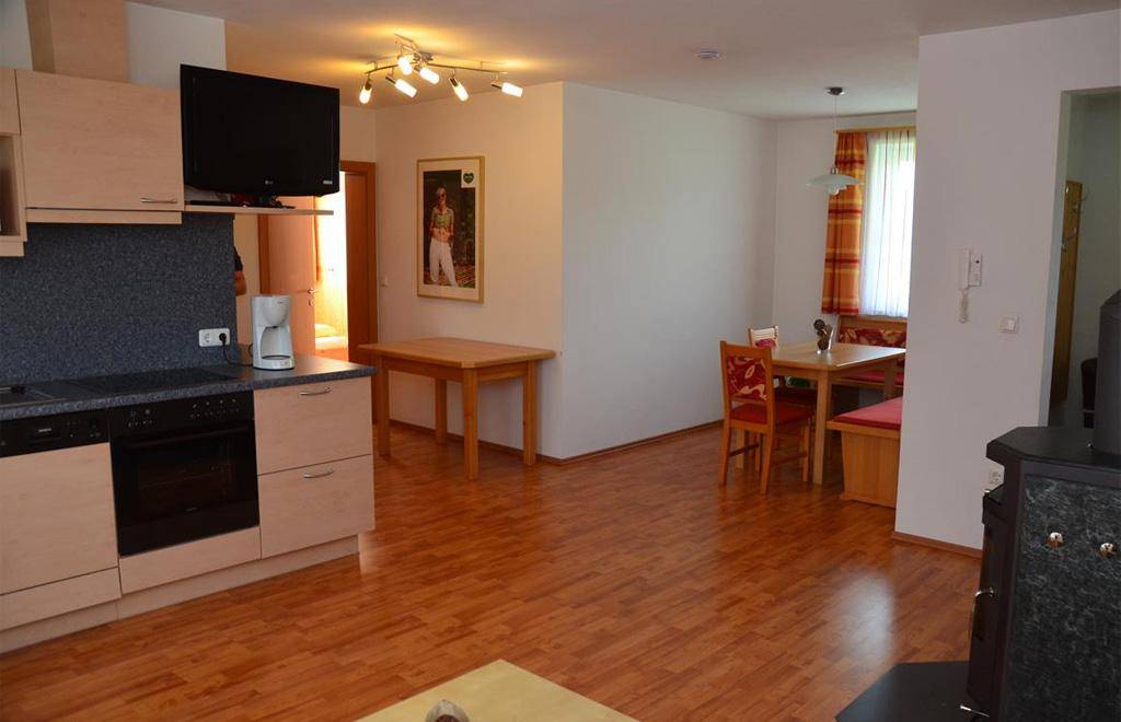 75 M² Ferienwohnung ∙ 2 Schlafzimmer ∙ 4 Gäste - Bad Mitterndorf