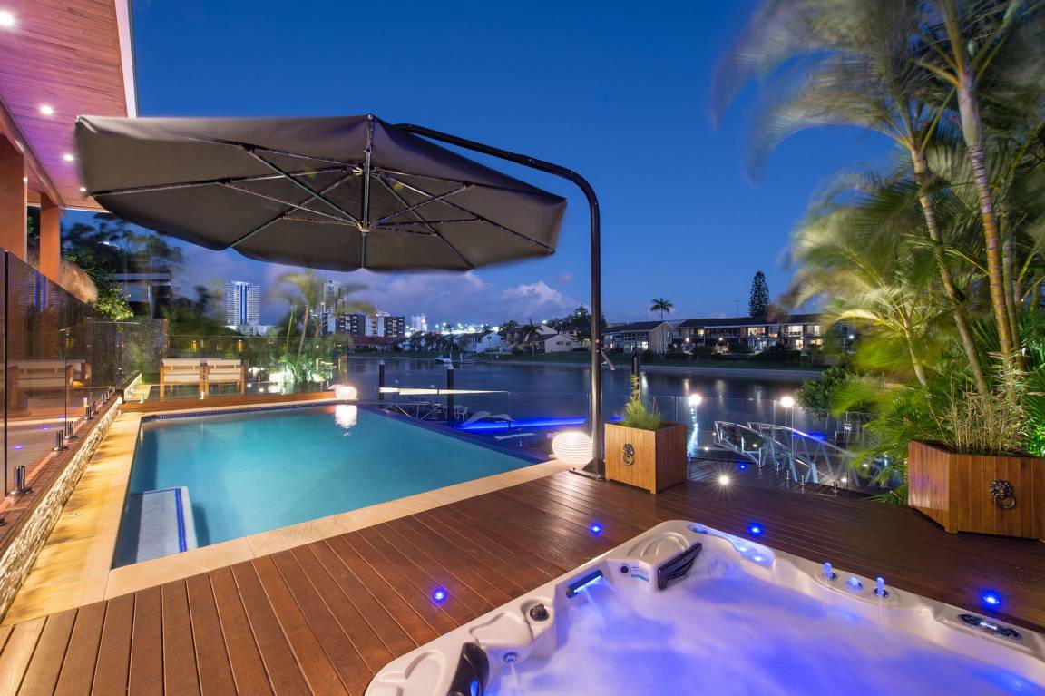 693 M² Casa Vacanza ∙ 5 Camere Da Letto ∙ 11 Ospiti - Broadbeach