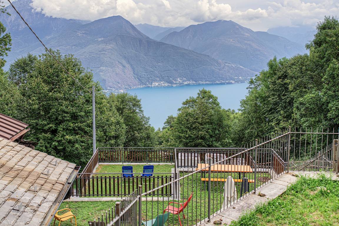 70 M² Chalet ∙ 2 Schlafzimmer ∙ 6 Gäste - Comer See