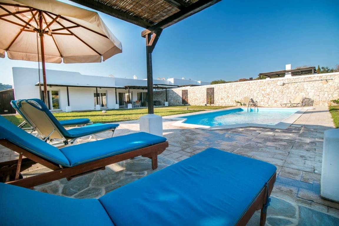 160 M² Apartment ∙ 3 Bedrooms ∙ 6 Guests - Faliraki