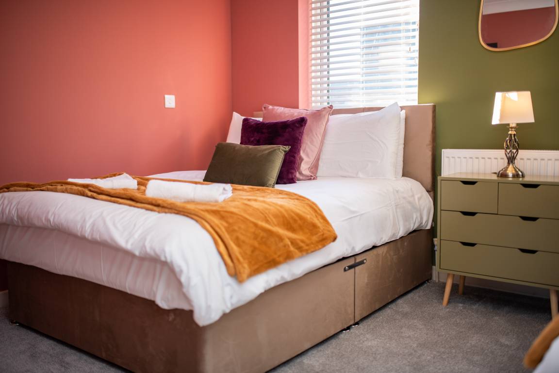 House ∙ 4 Bedrooms ∙ 8 Guests - Ipswich