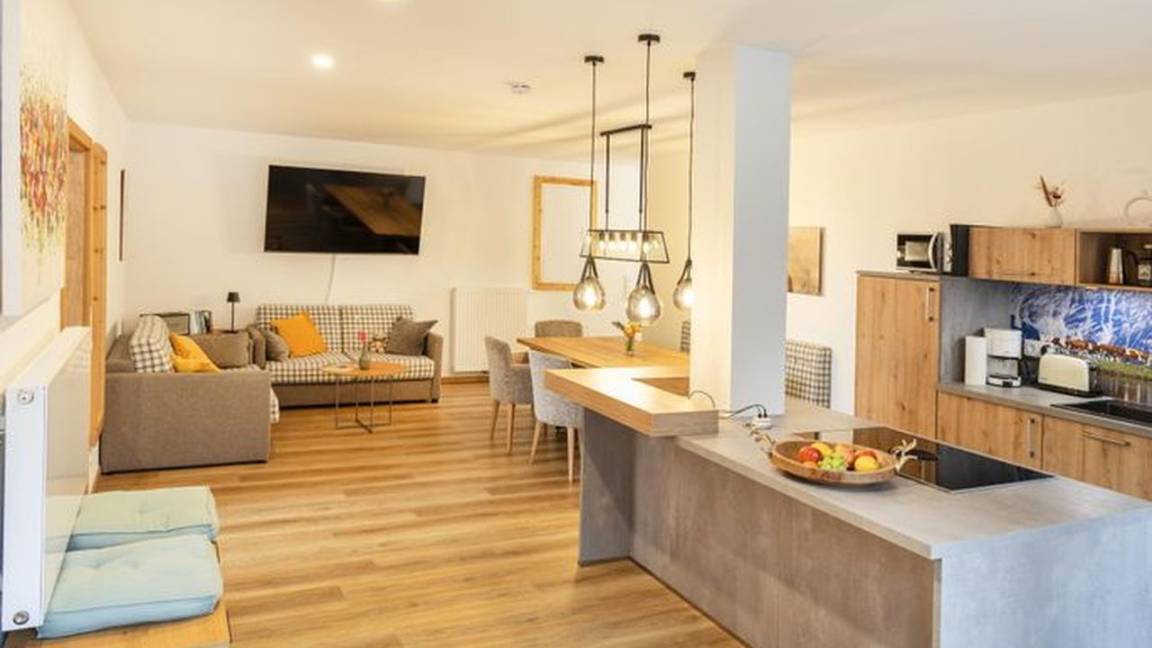 78 M² Ferienwohnung ∙ 2 Schlafzimmer ∙ 6 Gäste - Rettenberg