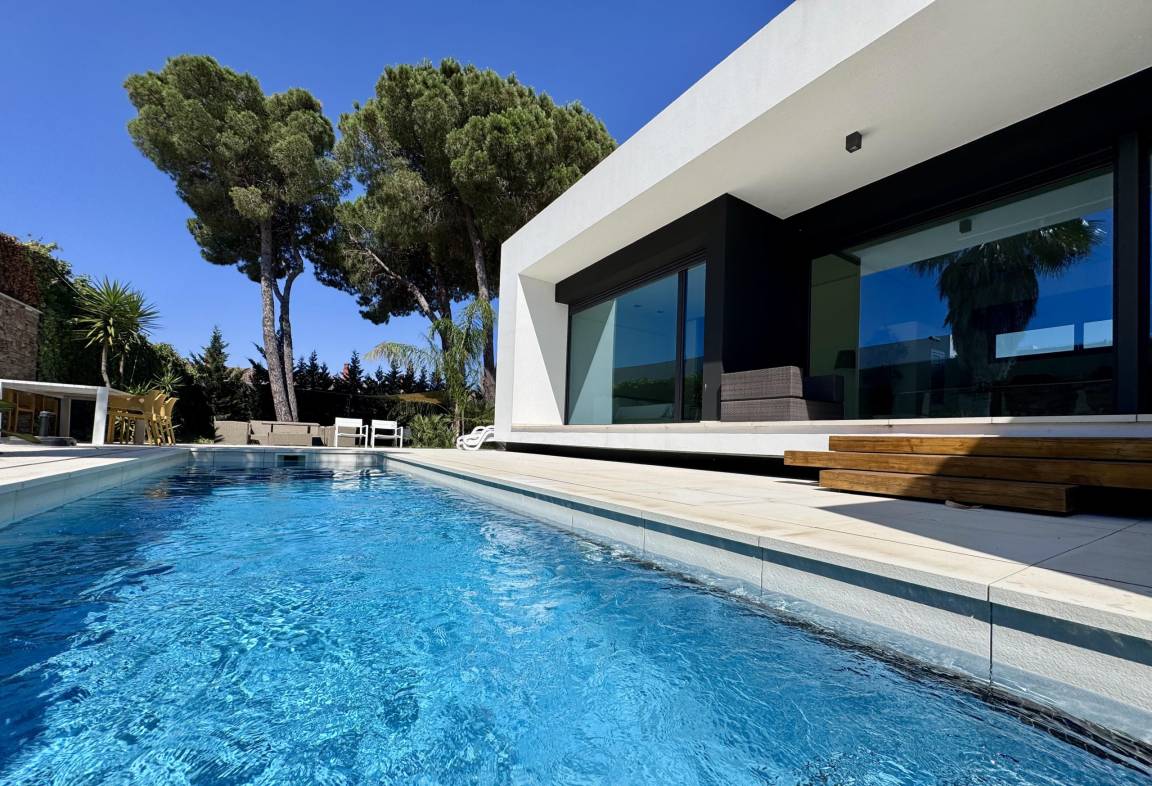 160 M² Villa ∙ 4 Slaapkamers ∙ 9 Gasten - L'Escala