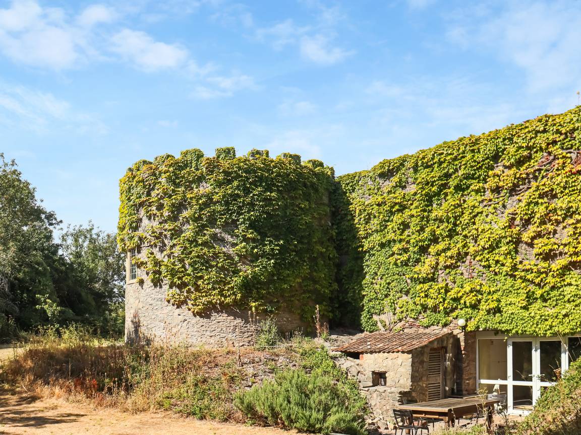 Cottage ∙ 7 Bedrooms ∙ 21 Guests - Newport