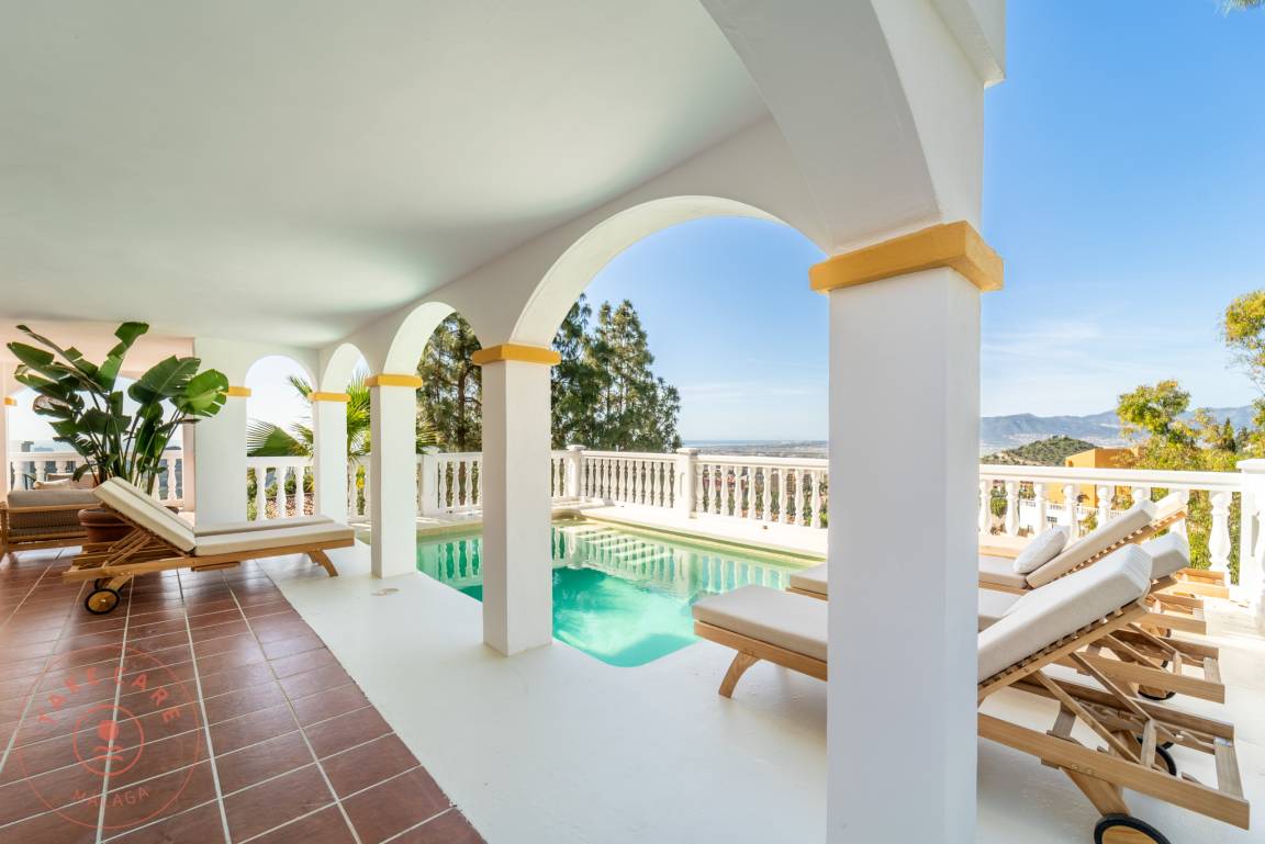 391 M² Villa ∙ 4 Habitaciones ∙ 8 Huéspedes - Málaga
