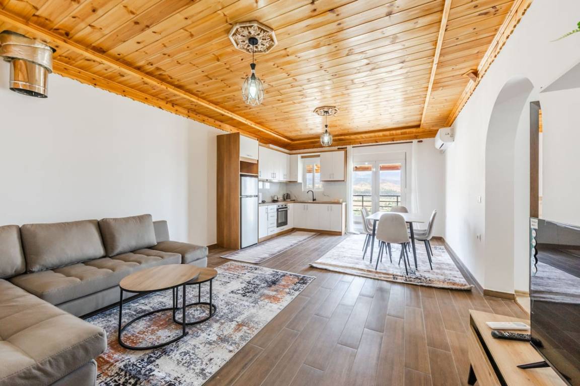 Apartment ∙ 2 Bedrooms ∙ 5 Guests - Gjirokaster
