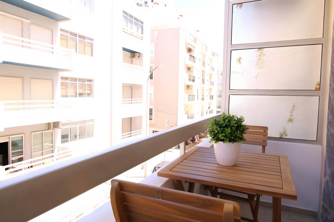 65 M² Apartamento ∙ 2 Habitaciones ∙ 6 Huéspedes - Monte Gordo