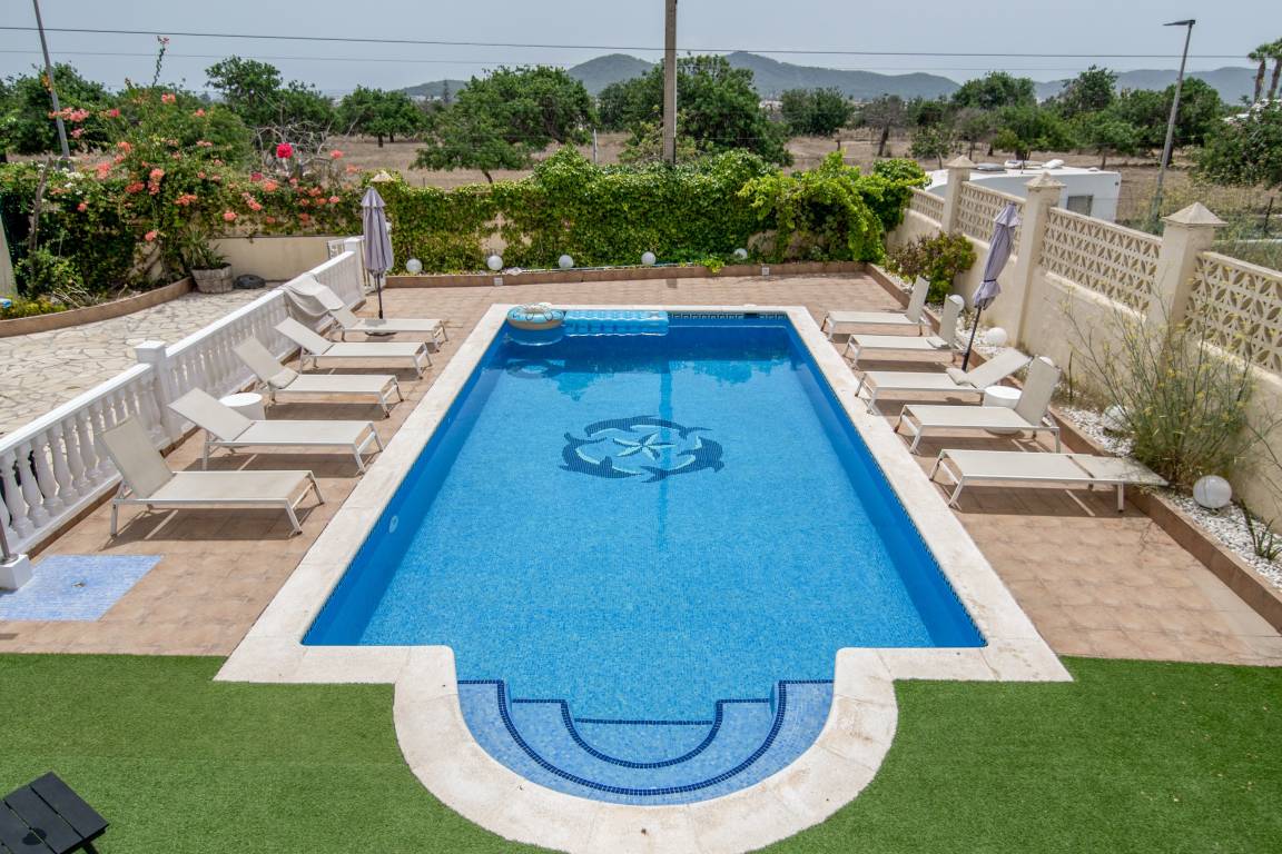 200 M² Villa ∙ 5 Bedrooms ∙ 10 Guests - İbiza