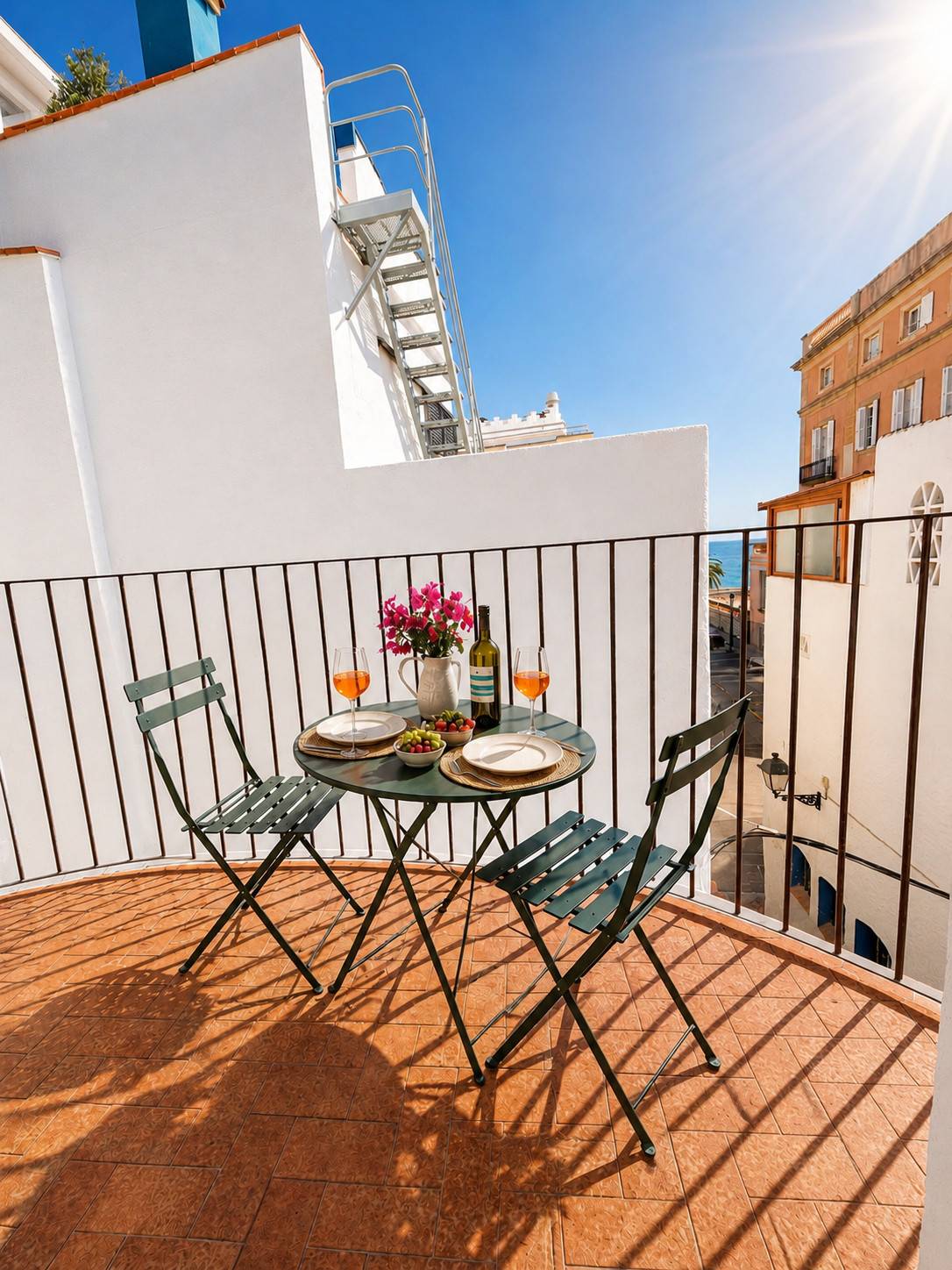 80 M² Apartment ∙ 3 Bedrooms ∙ 5 Guests - Sitges
