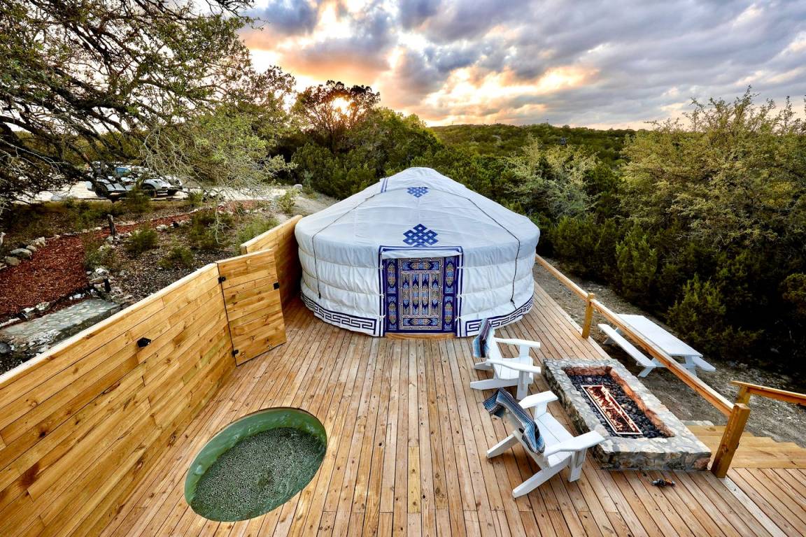 Camping ∙ 1 Bedroom ∙ 2 Guests - Lake Travis, TX