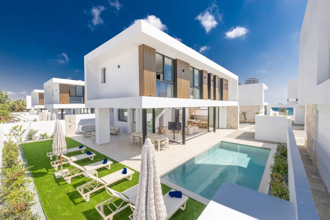 Cottage ∙ 4 Bedrooms ∙ 9 Guests - Protaras