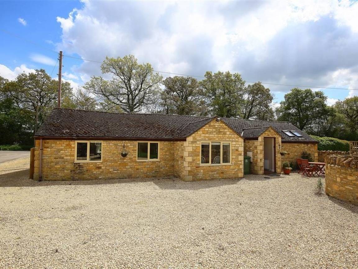 Cottage ∙ 2 Bedrooms ∙ 4 Guests - Moreton-in-Marsh