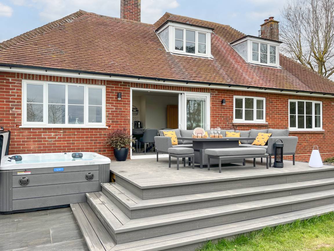 Cottage ∙ 4 Bedrooms ∙ 8 Guests - Essex