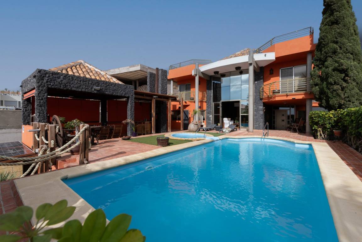 Villa ∙ 4 Habitaciones ∙ 8 Huéspedes - Costa Adeje
