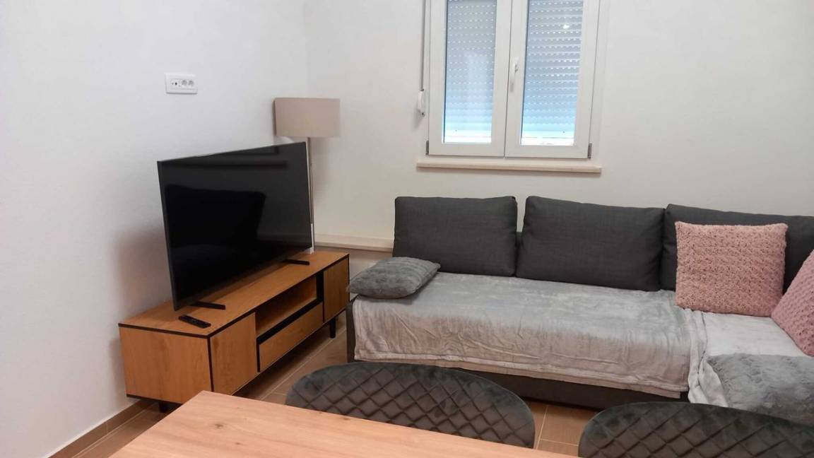 95 M² Apartment ∙ 2 Bedrooms ∙ 6 Guests - Brač