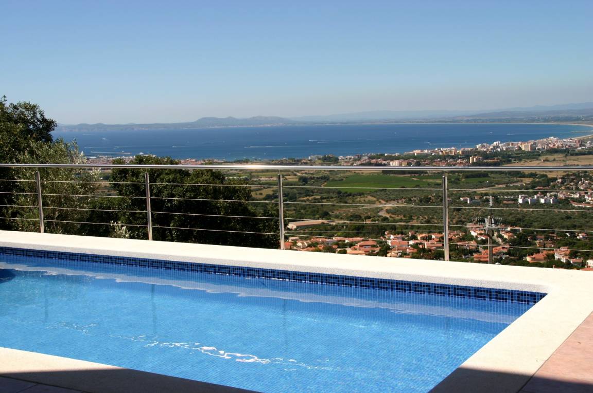 85 M² Apartamento ∙ 2 Habitaciones ∙ 4 Huéspedes - Llançà