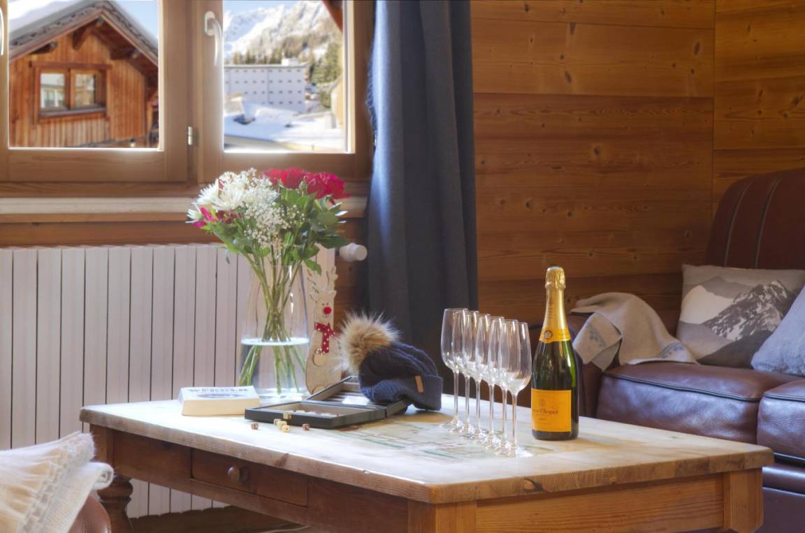 300 m² Chalet ∙ 8 Schlafzimmer ∙ 15 Gäste – Bild 3
