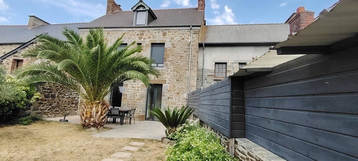 117 M² Gîte ∙ 4 Chambres ∙ 8 Personnes - Hirel