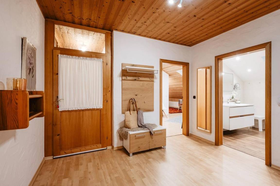 75 M² Ferienwohnung ∙ 3 Schlafzimmer ∙ 5 Gäste - Riedenburg