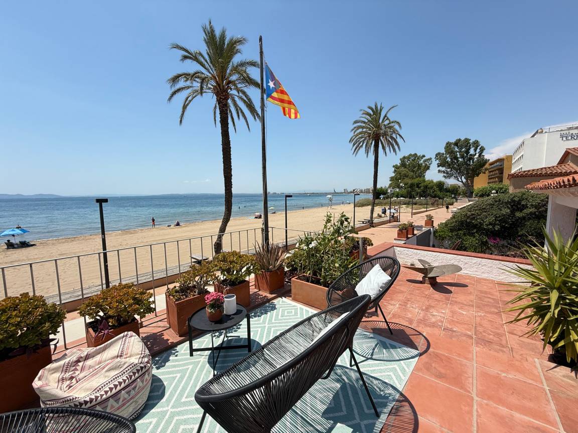 150 M² Casa ∙ 3 Habitaciones ∙ 6 Huéspedes - Roses