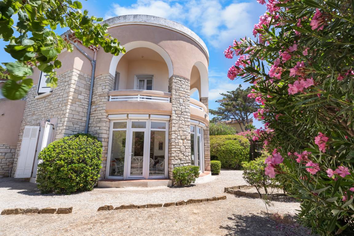 350 M² Villa ∙ 7 Habitaciones ∙ 14 Huéspedes - Bandol