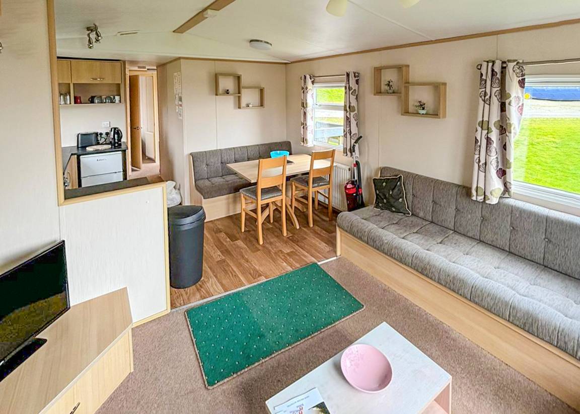 Caravan ∙ 3 Bedrooms ∙ 6 Guests - Ayrshire