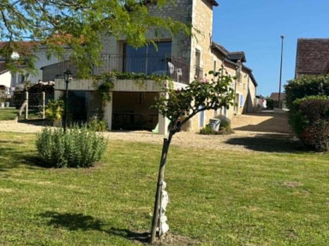 100 M² Cottage ∙ 3 Bedrooms ∙ 7 Guests - Loire Valley