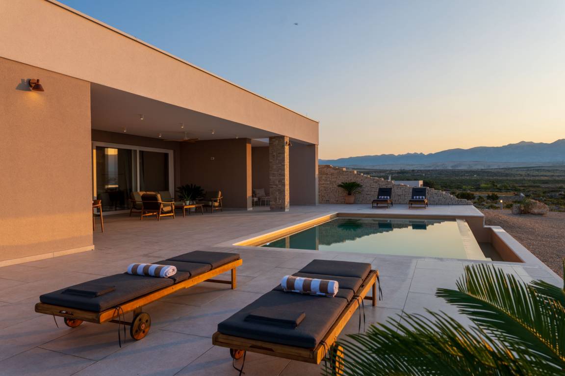 250 M² Villa ∙ 4 Bedrooms ∙ 8 Guests - Pag, Kroatien