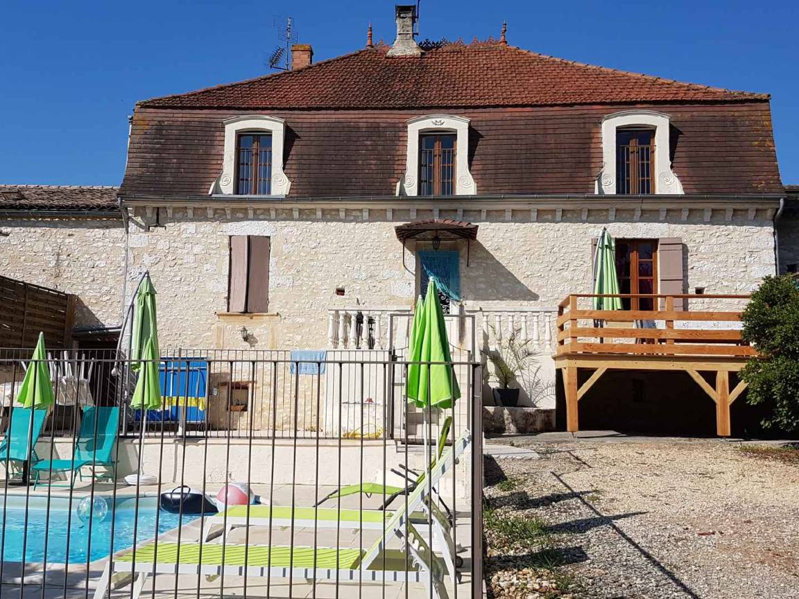 120 M² Cottage ∙ 4 Bedrooms ∙ 10 Guests - Dordogne