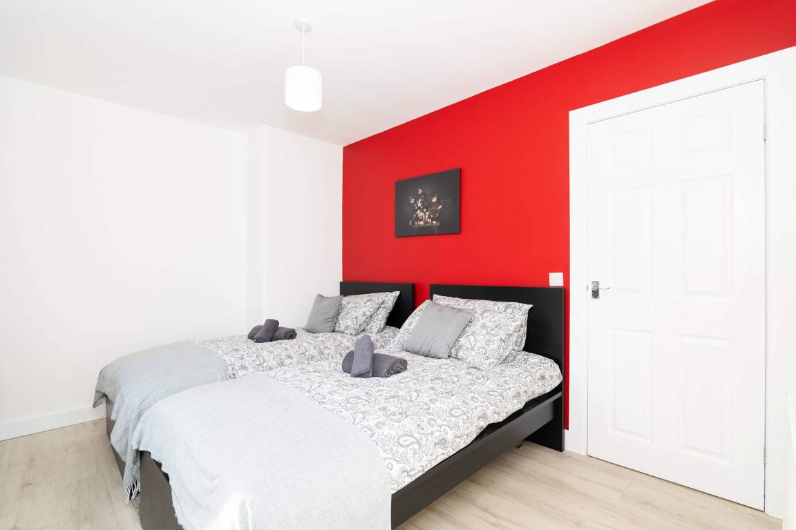 Apartment ∙ 4 Bedrooms ∙ 6 Guests - Falkirk