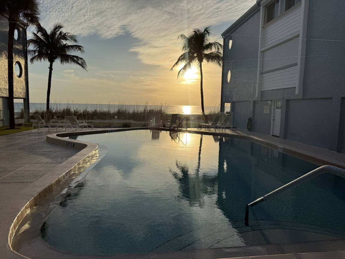 167 M² Condo ∙ 2 Bedrooms ∙ 4 Guests - Holmes Beach, FL