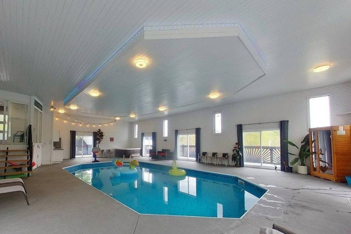 232 M² Ferienhaus ∙ 3 Schlafzimmer ∙ 9 Gäste - Ontario