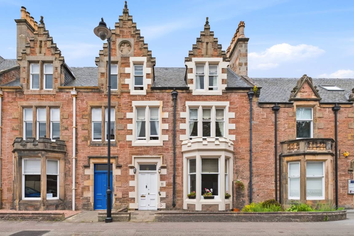 145 M² House ∙ 5 Bedrooms ∙ 10 Guests - Loch Ness