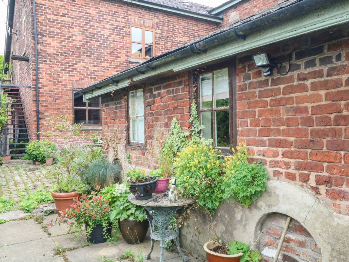 Cottage ∙ 1 Bedroom ∙ 2 Guests - Warrington