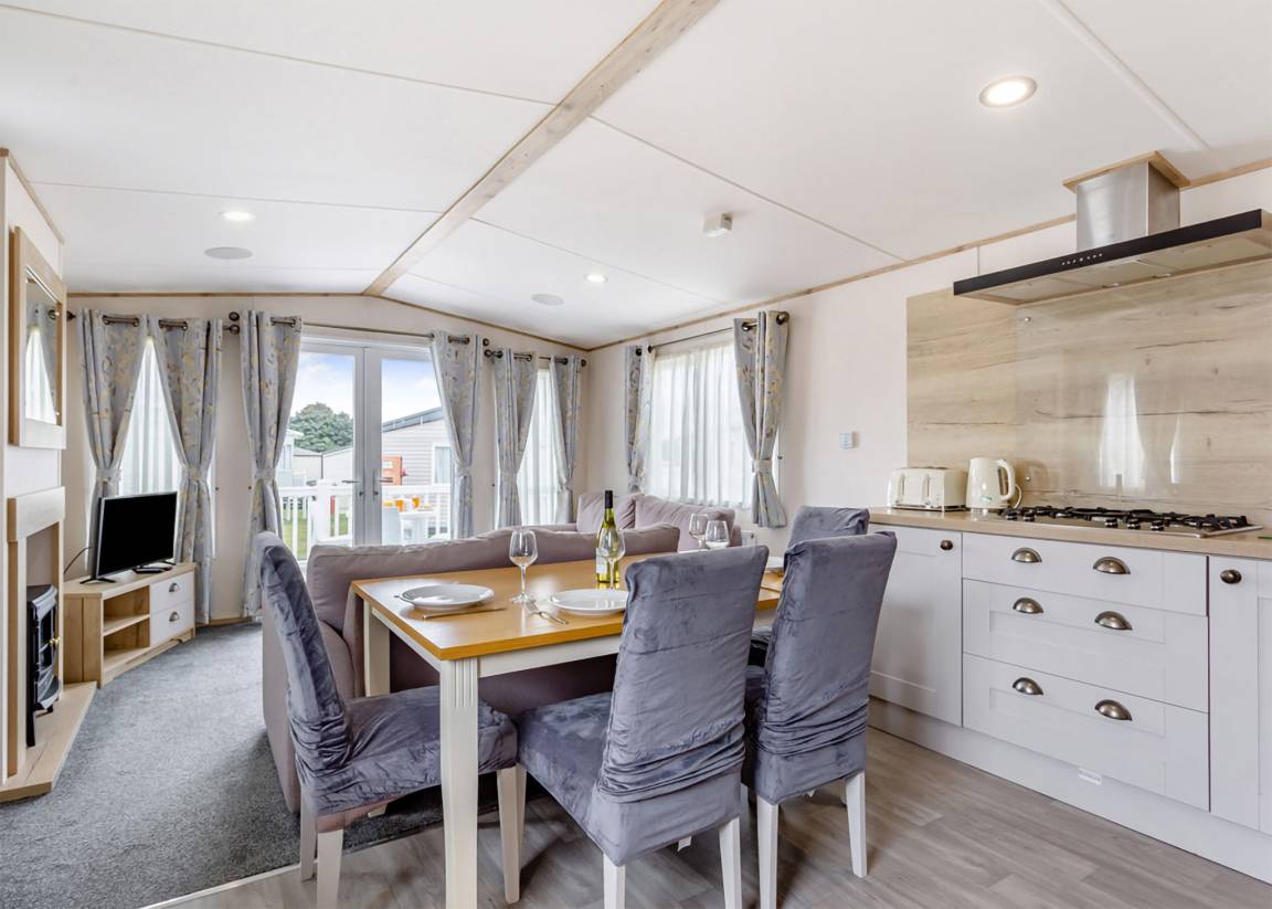 Caravan ∙ 3 Bedrooms ∙ 8 Guests - Nairn