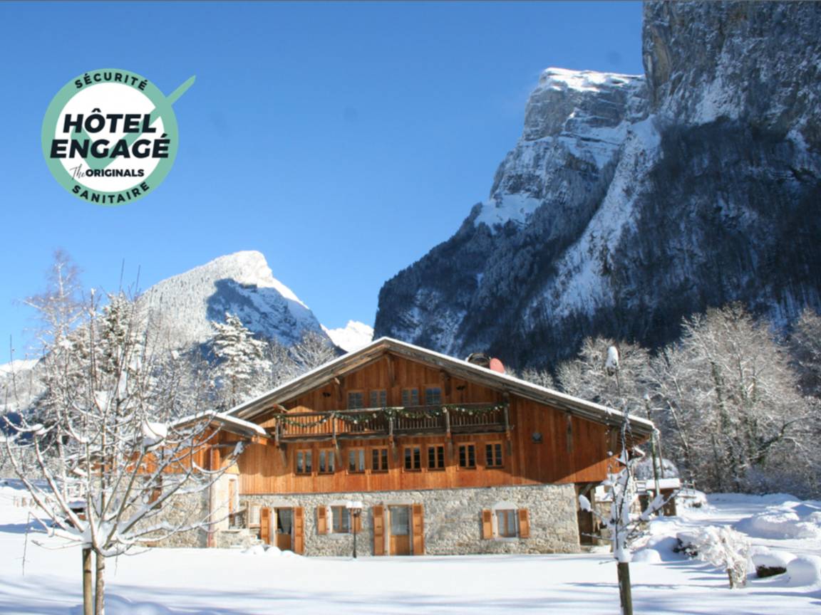 280 M² Chalet ∙ 4 Slaapkamers ∙ 10 Gasten - Samoëns