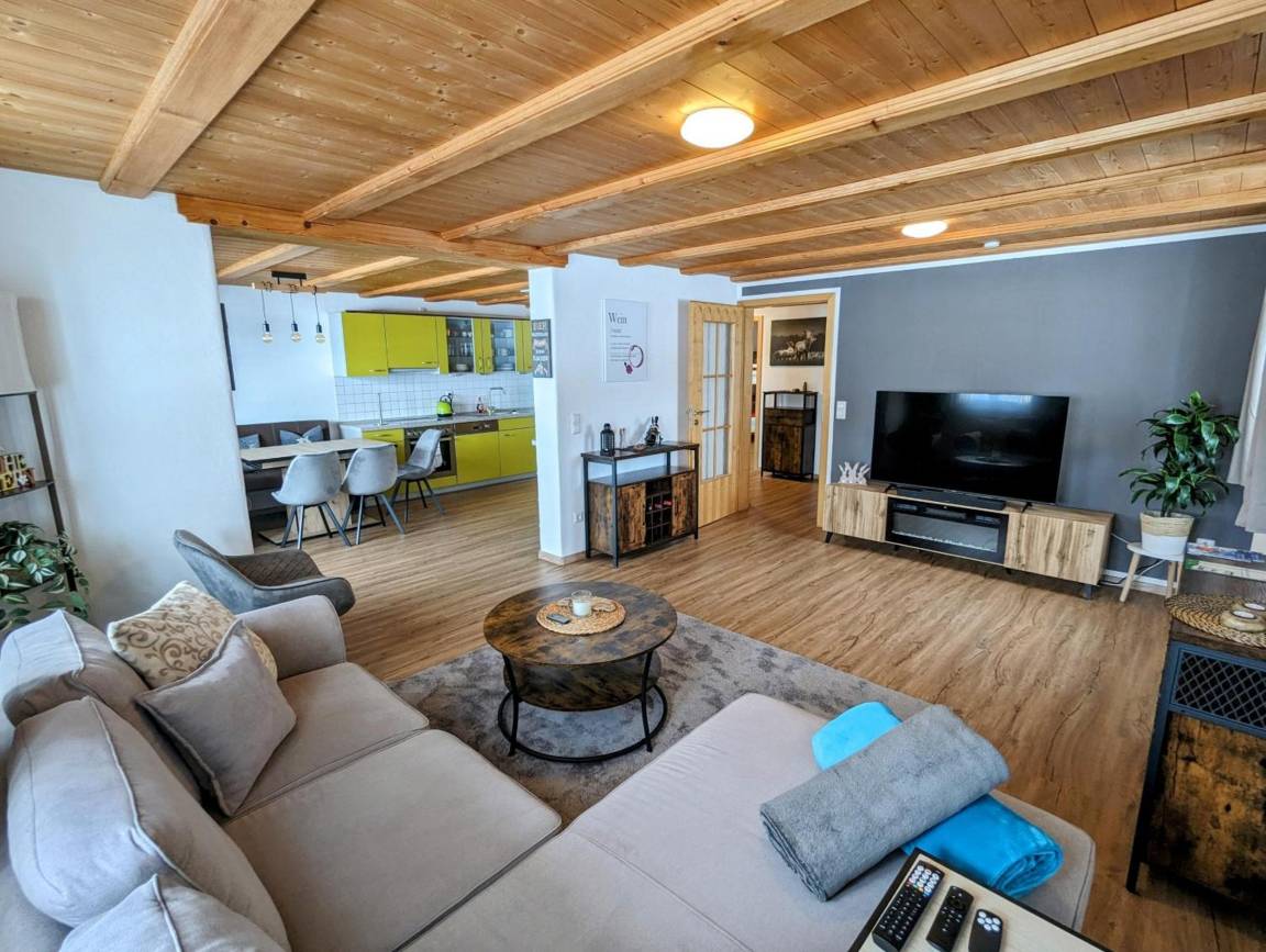 84 M² Ferienwohnung ∙ 2 Schlafzimmer ∙ 5 Gäste - Oberreute