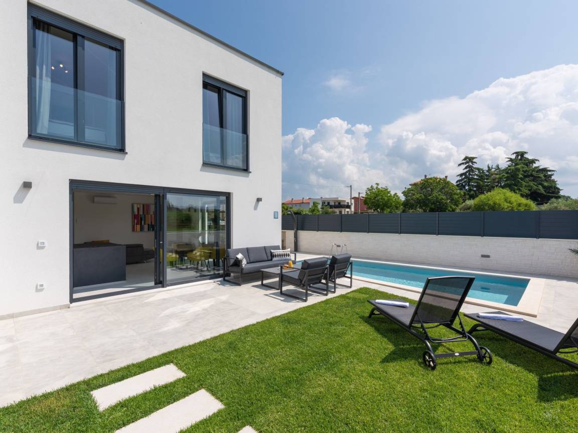120 M² House ∙ 3 Bedrooms ∙ 6 Guests - Novigrad