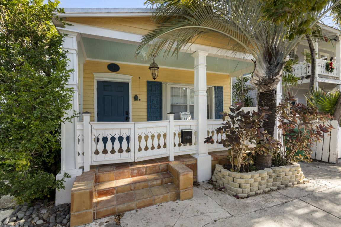 Cottage ∙ 2 Bedrooms ∙ 4 Guests - Caribbean