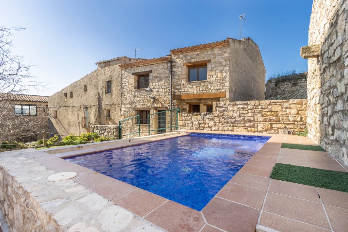 200 M² House ∙ 3 Bedrooms ∙ 9 Guests - Talavera