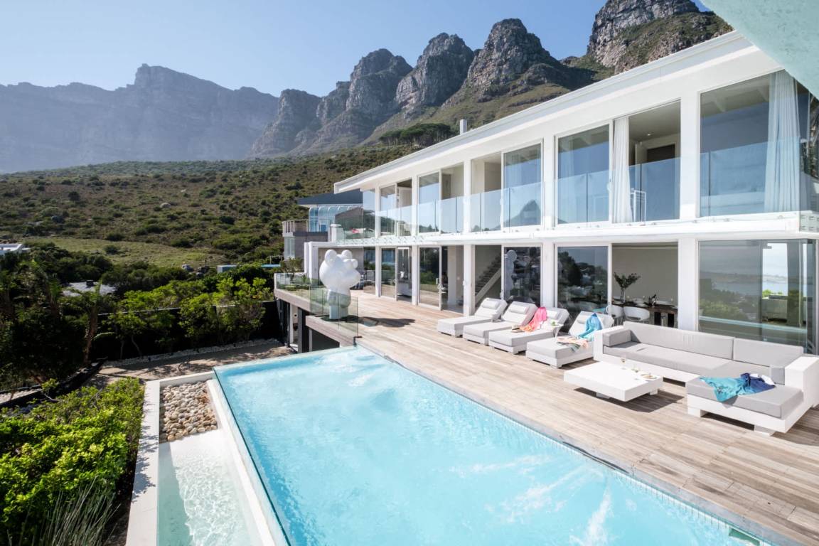 Apartment ∙ 4 Bedrooms ∙ 8 Guests - Camps Bay